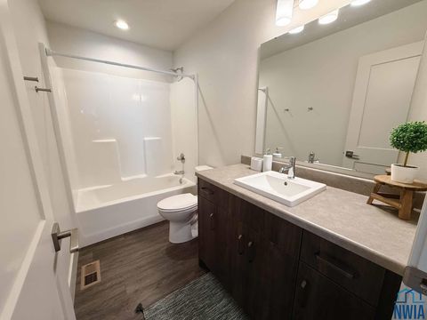 Tiny photo for 1514 Lincoln Pl SE Pl, Orange City, IA 51041 (MLS # 831174)