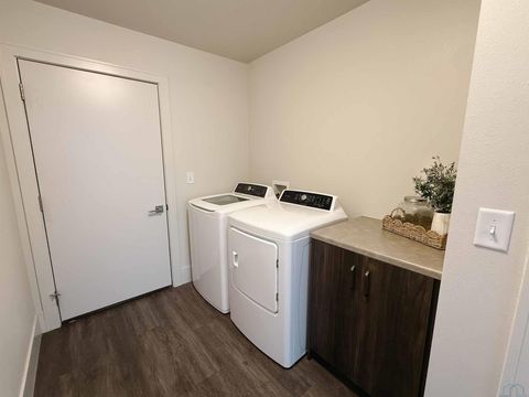 Tiny photo for 1514 Lincoln Pl SE Pl, Orange City, IA 51041 (MLS # 831174)