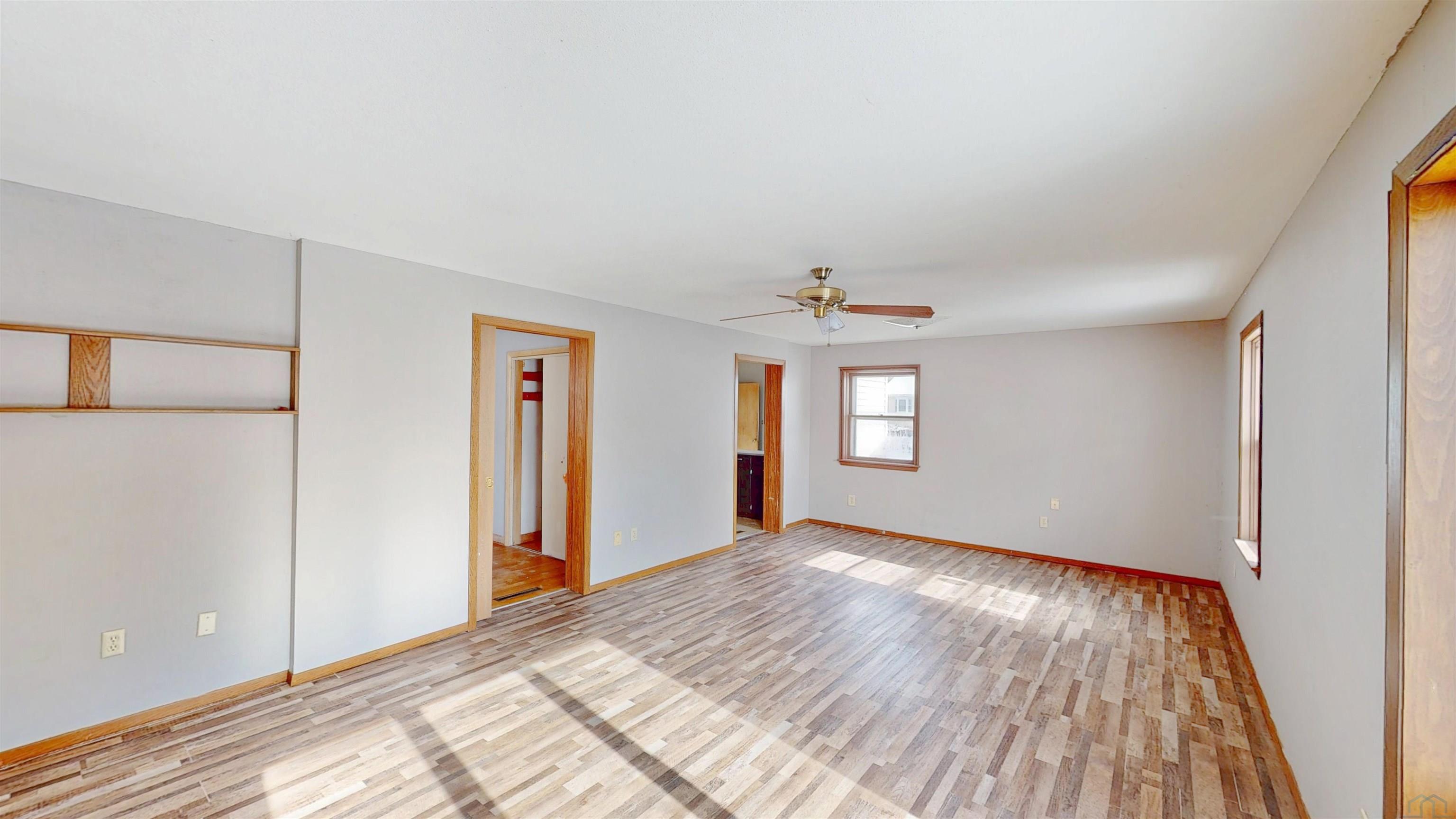409 W BERTHA ST - Photo 2