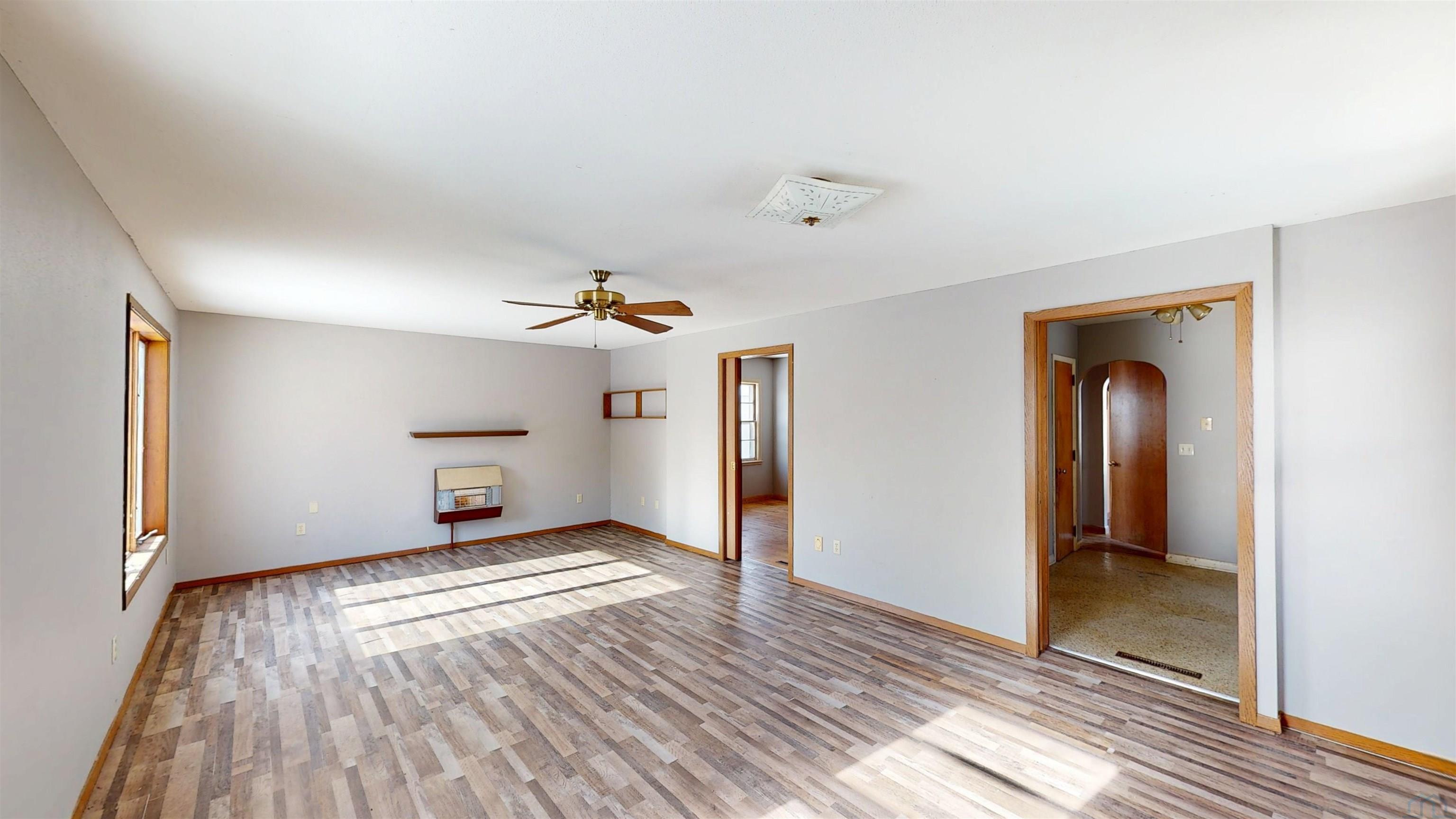 409 W BERTHA ST - Photo 4