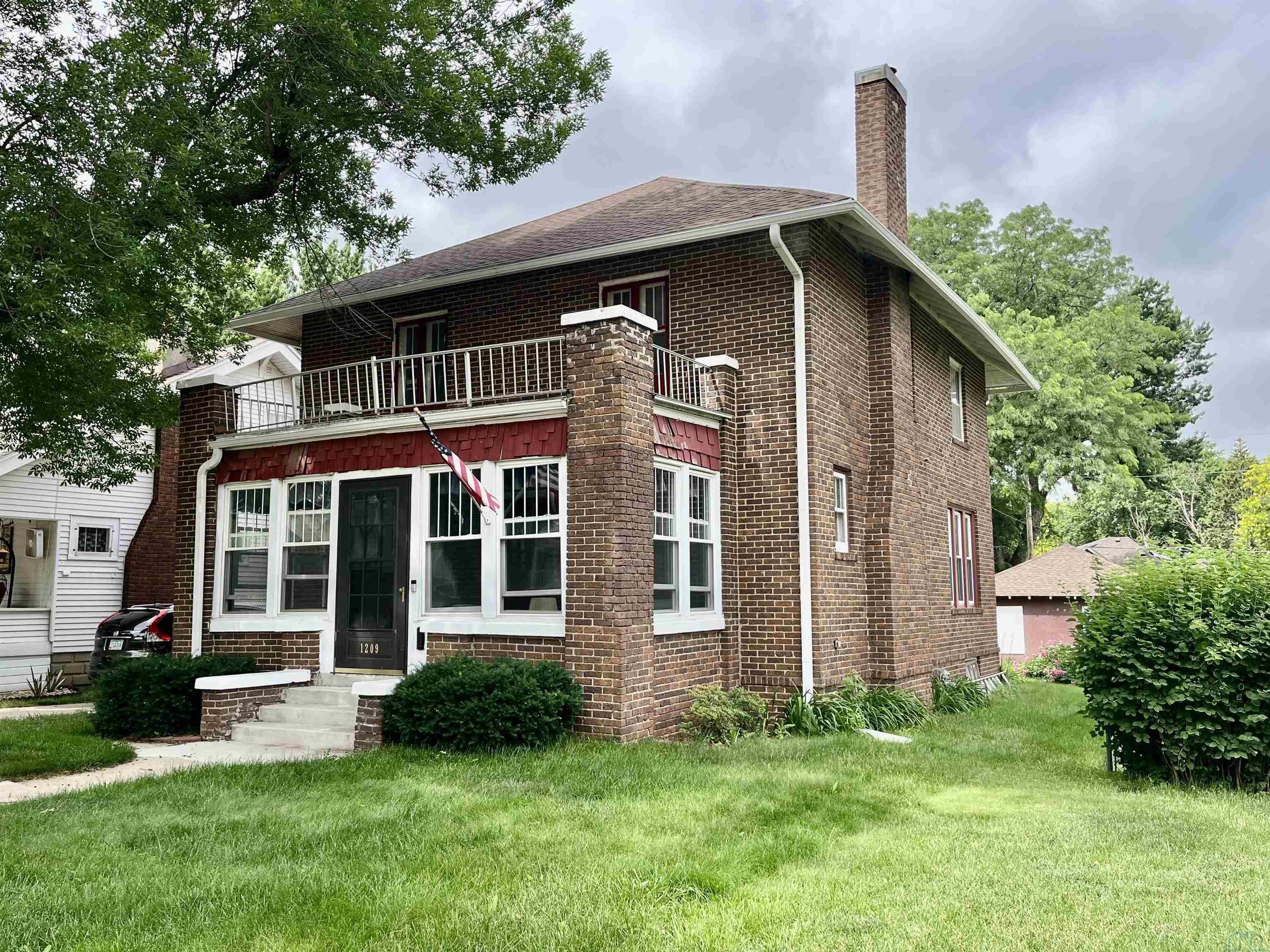 Photo 1 of 26 — 1209 S Glass St., Sioux City, IA 51106