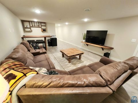 Tiny photo for 240 E. Meadow Dr, Sioux Center, IA 51250 (MLS # 830994)