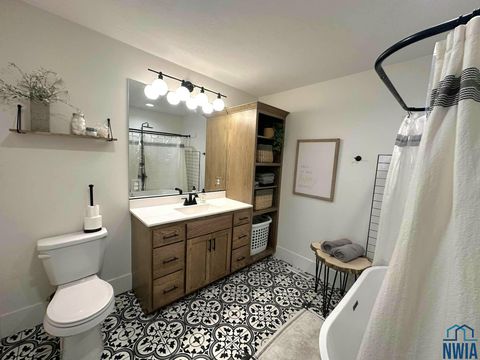 Tiny photo for 240 E. Meadow Dr, Sioux Center, IA 51250 (MLS # 830994)