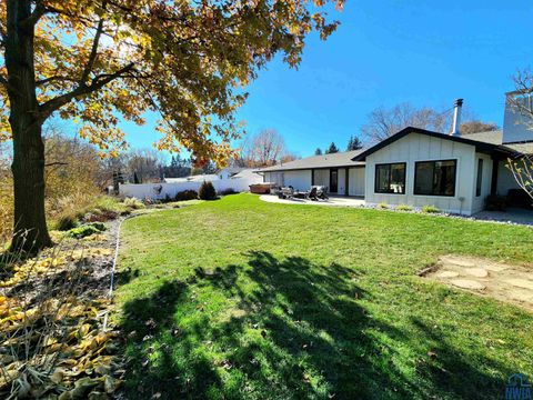 Tiny photo for 240 E. Meadow Dr, Sioux Center, IA 51250 (MLS # 830994)