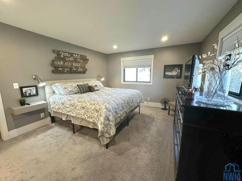 Tiny photo for 240 E. Meadow Dr, Sioux Center, IA 51250 (MLS # 830994)