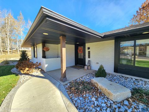 Tiny photo for 240 E. Meadow Dr, Sioux Center, IA 51250 (MLS # 830994)