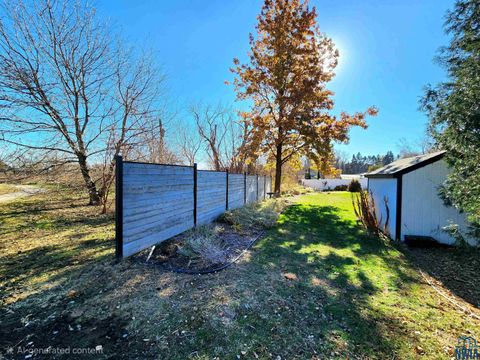 Tiny photo for 240 E. Meadow Dr, Sioux Center, IA 51250 (MLS # 830994)