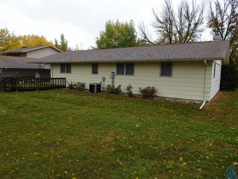 Tiny photo for 1350 E 6th Street, Sheldon, IA 51201 (MLS # 830823)