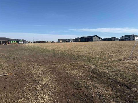 Tiny photo for 1680 Highland Hills, Sioux Center, IA 51250 (MLS # 832299)