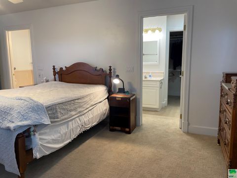 Tiny photo for 417 6th Ave, Sheldon, IA 51201 (MLS # 815247)