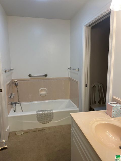 Tiny photo for 417 6th Ave, Sheldon, IA 51201 (MLS # 815247)