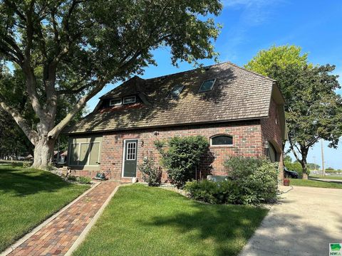 Tiny photo for 417 6th Ave, Sheldon, IA 51201 (MLS # 815247)