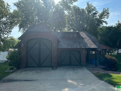 Tiny photo for 417 6th Ave, Sheldon, IA 51201 (MLS # 815247)