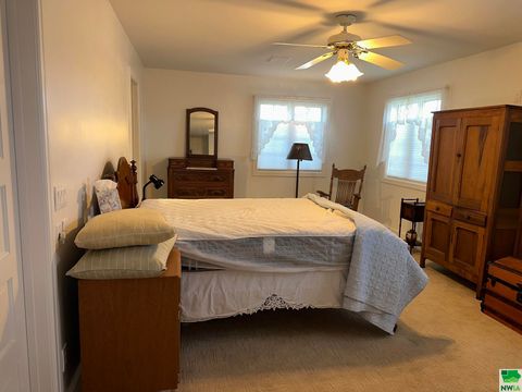 Tiny photo for 417 6th Ave, Sheldon, IA 51201 (MLS # 815247)
