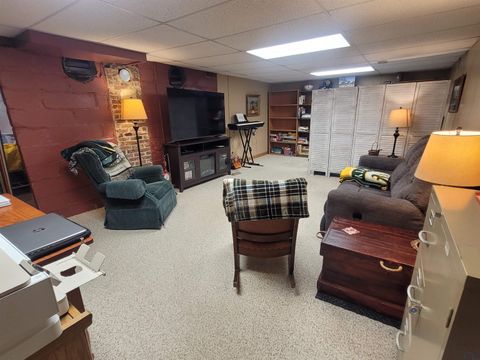 Tiny photo for 702 7th St, Sheldon, IA 51201 (MLS # 831689)