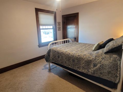 Tiny photo for 702 7th St, Sheldon, IA 51201 (MLS # 831689)