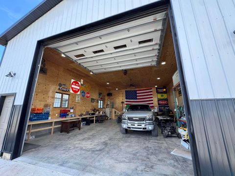 Tiny photo for 204 Iowa Ave SW Ave, Orange City, IA 51041 (MLS # 832275)