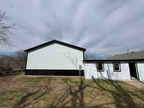 Tiny photo for 204 Iowa Ave SW Ave, Orange City, IA 51041 (MLS # 832275)