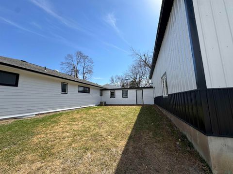 Tiny photo for 204 Iowa Ave SW Ave, Orange City, IA 51041 (MLS # 832275)