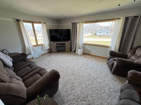 Tiny photo for 204 Iowa Ave SW Ave, Orange City, IA 51041 (MLS # 832275)