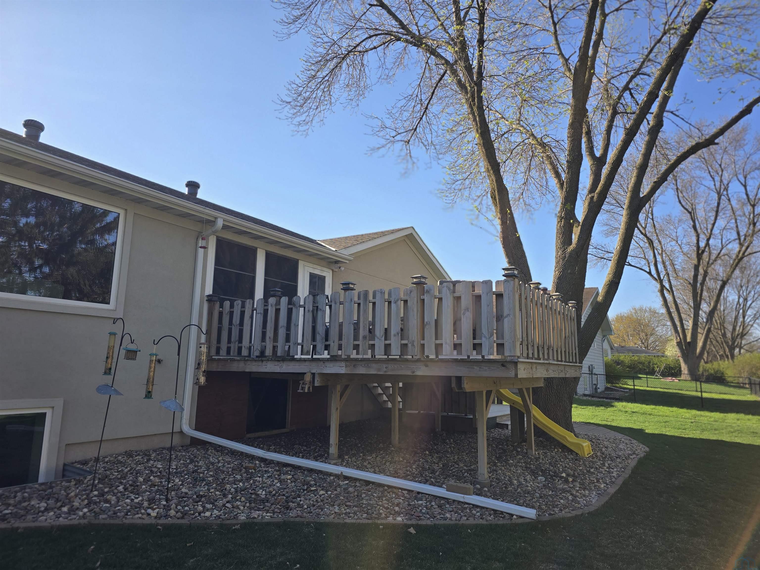 1231 2ND AVE SW - Photo 4