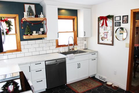 Tiny photo for 1005 Grant St, Boyden, IA 51234 (MLS # 831245)