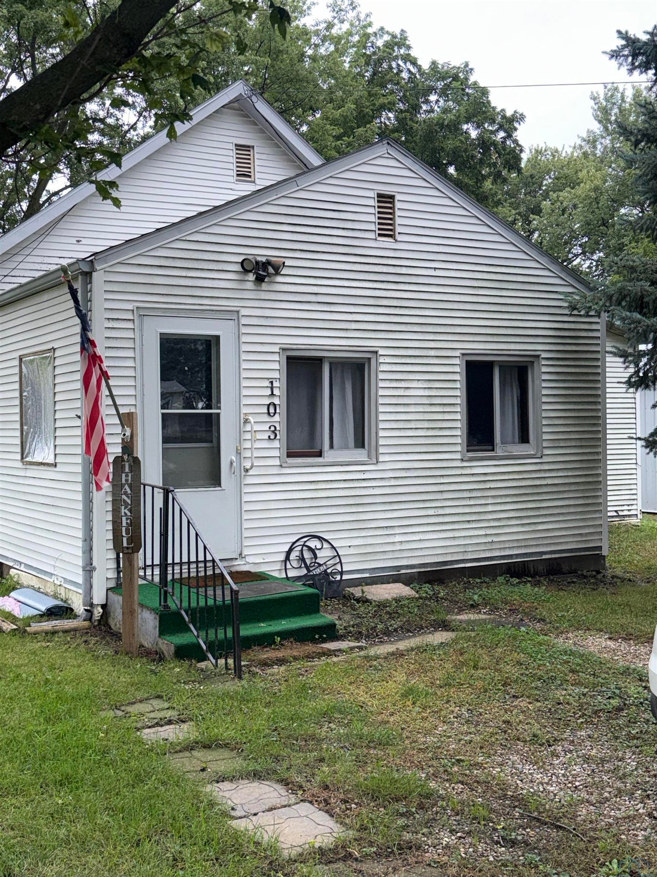 Photo 2 of 11 of 103 Hanover St.