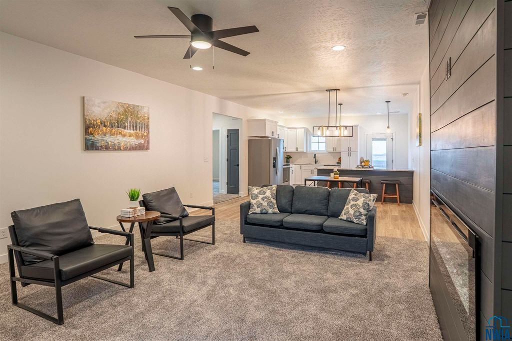 Photo of 702 17th St SE St #2, Orange City, IA 51041 (MLS # 828453)