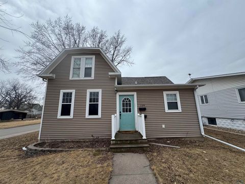 Photo of 128 Boston Ave SE Ave, Orange City, IA 51041 (MLS # 831983)