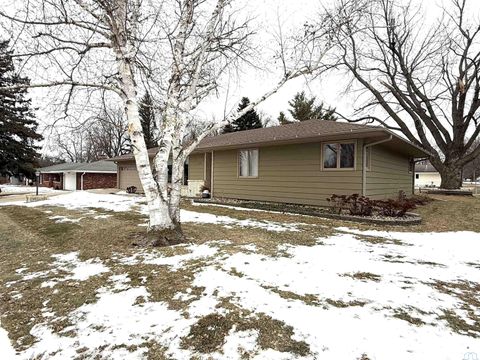 Tiny photo for 1200 Kahler Court, Sheldon, IA 51201 (MLS # 831721)
