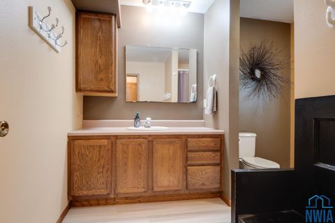 Tiny photo for 208 Iowa Ave NW Ave, Orange City, IA 51041 (MLS # 831011)