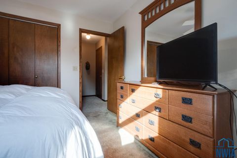 Tiny photo for 208 Iowa Ave NW Ave, Orange City, IA 51041 (MLS # 831011)