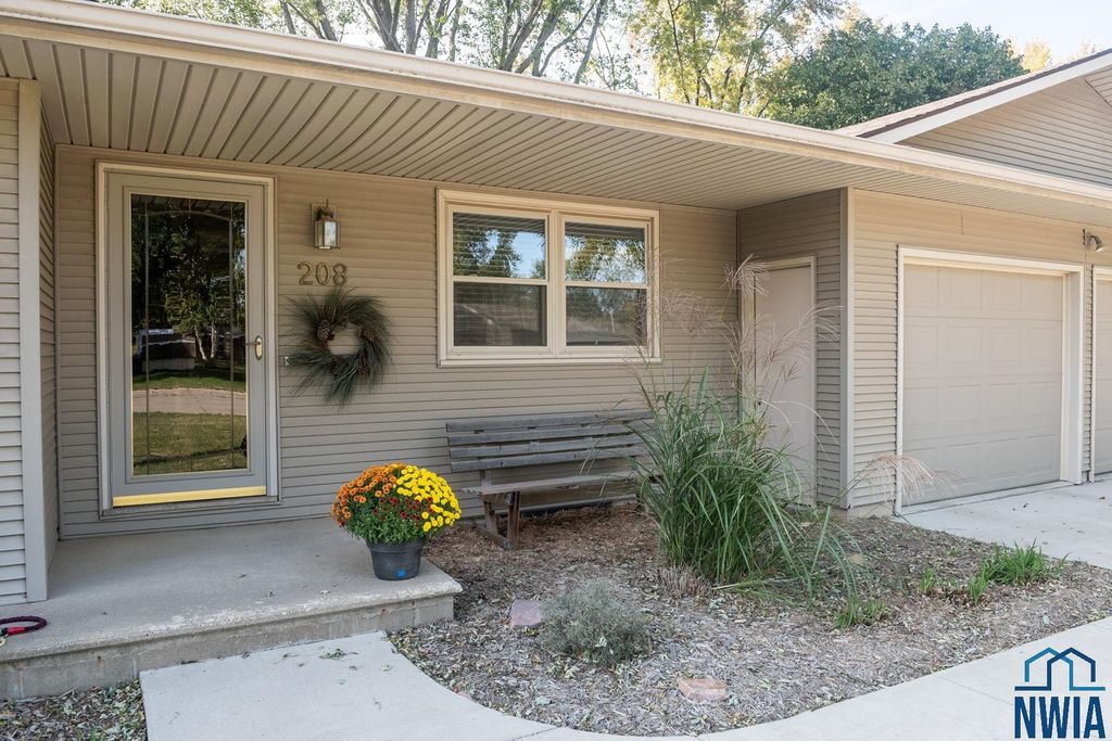 Photo of 208 Iowa Ave NW Ave, Orange City, IA 51041 (MLS # 831011)