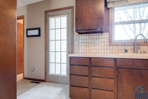 Tiny photo for 208 Iowa Ave NW Ave, Orange City, IA 51041 (MLS # 831011)