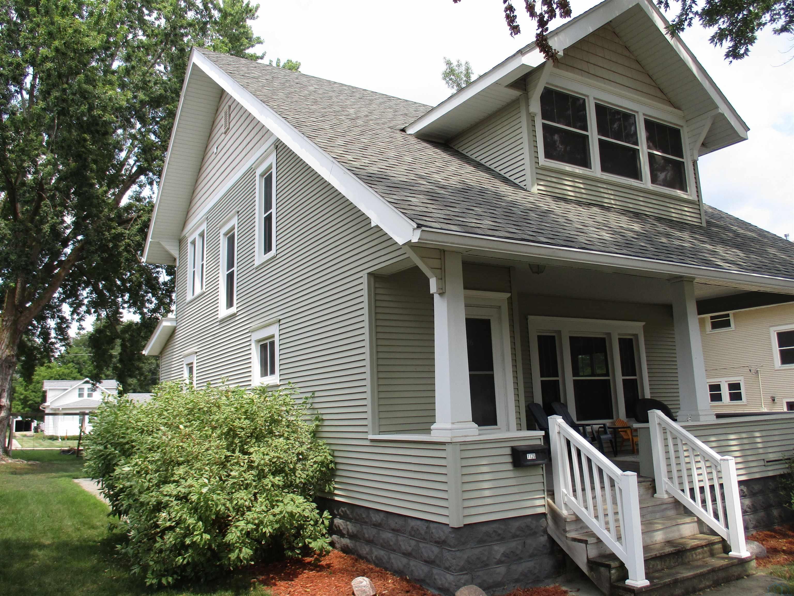 1126 W Cedar Street - Photo 2