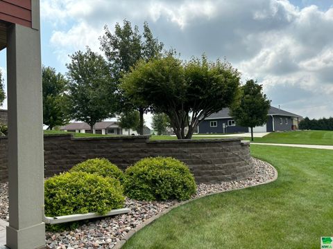 Tiny photo for 925 Sunrise Trail, Sioux Center, IA 51250 (MLS # 825920)