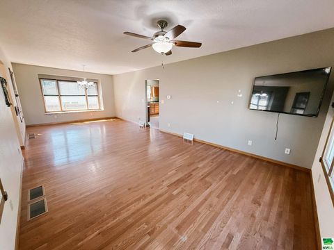Tiny photo for 314 3rd St, Maurice, IA 51036 (MLS # 830045)