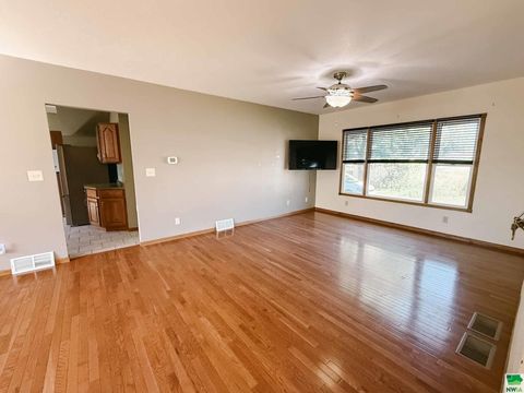 Tiny photo for 314 3rd St, Maurice, IA 51036 (MLS # 830045)