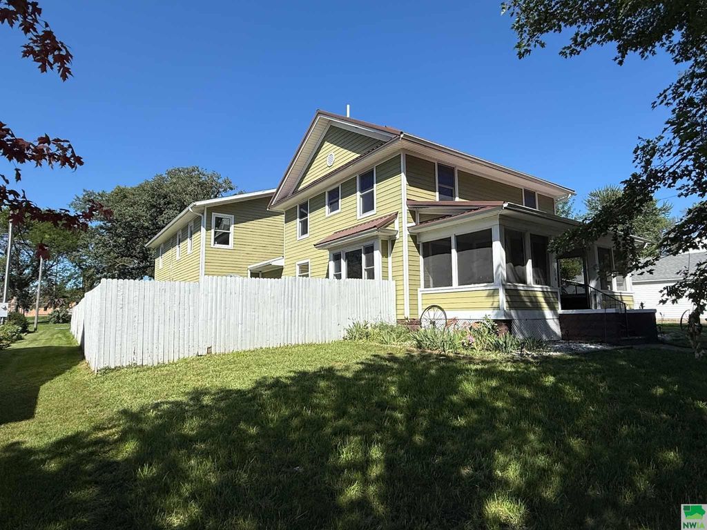 Photo of 314 3rd St, Maurice, IA 51036 (MLS # 830045)