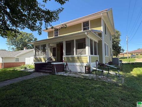 Photo of 314 3rd St, Maurice, IA 51036 (MLS # 830045)