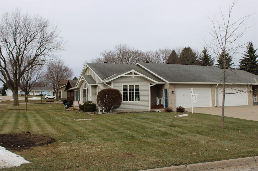 Photo of 514 Frankfort Ave SE Ave, Orange City, IA 51041 (MLS # 831392)