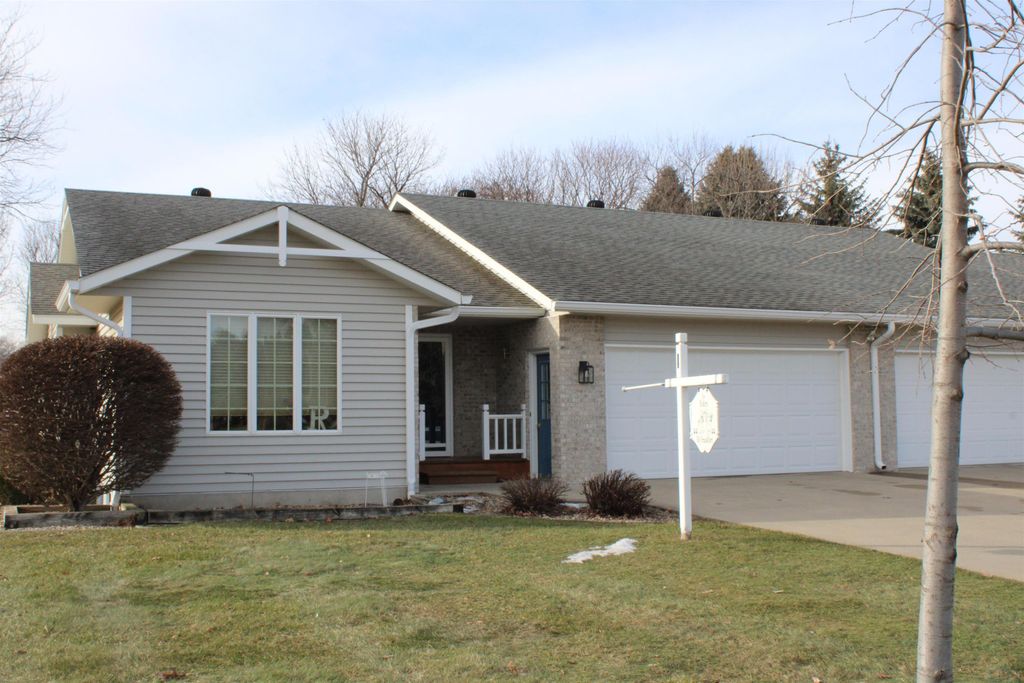 Photo of 514 Frankfort Ave SE Ave, Orange City, IA 51041 (MLS # 831392)