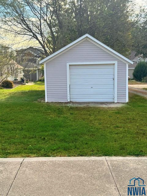 Tiny photo for 811 6th Avenue, Alton, IA 51003 (MLS # 830640)