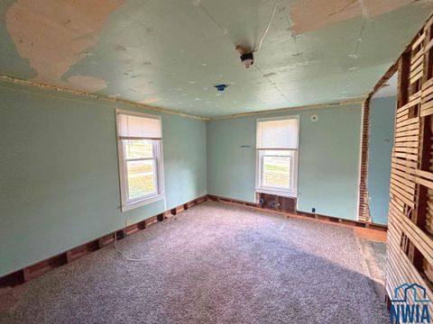 Tiny photo for 811 6th Avenue, Alton, IA 51003 (MLS # 830640)