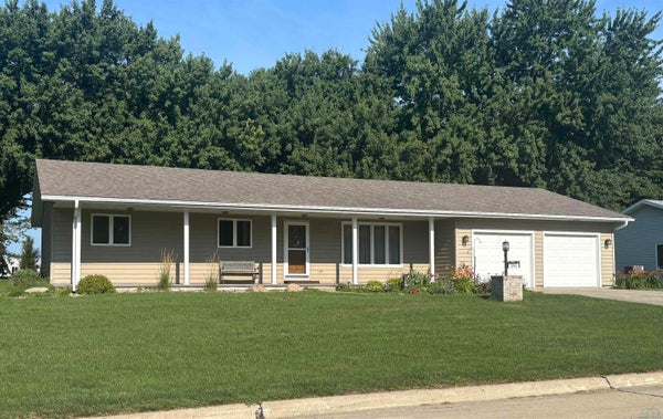 543 11TH AVE NE, SIOUX CENTER, IA 51250 - Image ee00161dbca4f98f252c4e6ede42e6c5/1890915274