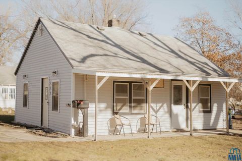 Photo of 122 1st Ave SE Ave, Sioux Center, IA 51250 (MLS # 831079)