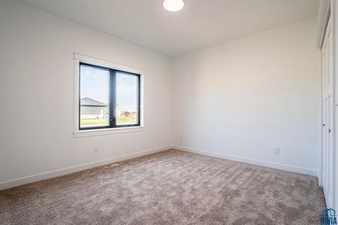 Tiny photo for 708 17th St SE, Orange City, IA 51041 (MLS # 828497)