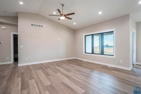 Tiny photo for 708 17th St SE, Orange City, IA 51041 (MLS # 828497)