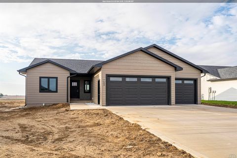 Photo of 708 17th St SE, Orange City, IA 51041 (MLS # 828497)