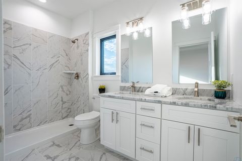 Tiny photo for 708 17th St SE, Orange City, IA 51041 (MLS # 828497)